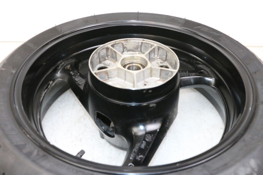 photo de REAR RIM SUZUKI GSR 750 (2011 - 2017) - Zoom on usage condition
