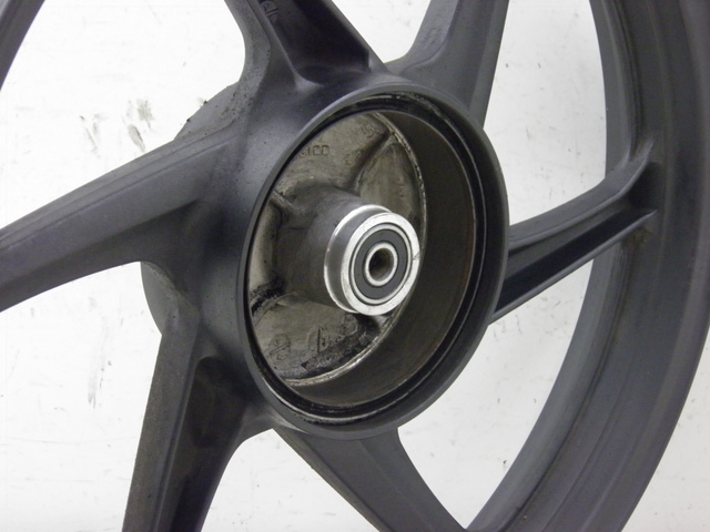 photo de REAR RIM HONDA CBF 125 (2009 - 2015) - Technical close-up