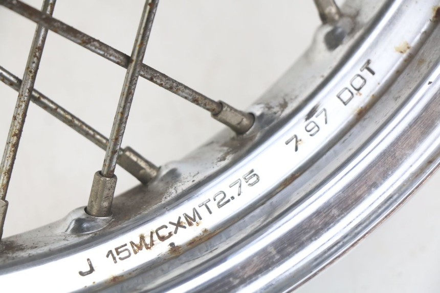 photo de REAR WHEEL SYM HUSKY 125 (1999 - 2005) - Zoom on usage condition