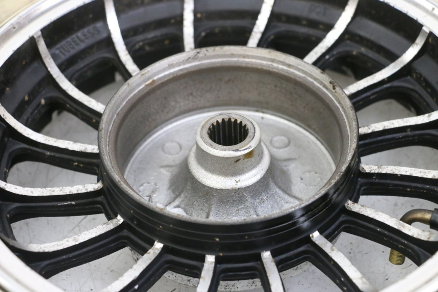 photo de REAR RIM JM MOTORS VX 125 (2022 - 2025) - High-resolution close-up