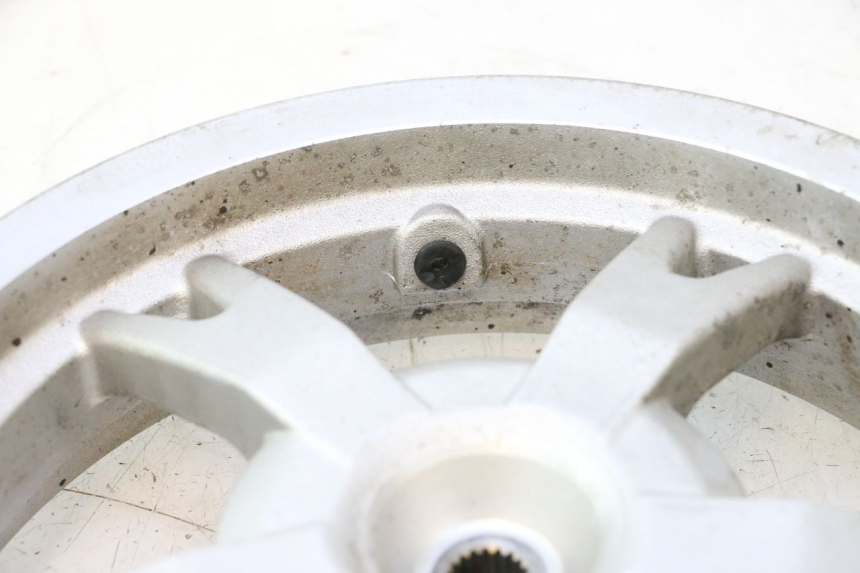 photo de REAR WHEEL RIM PEUGEOT KISBEE 2T 50 (2010 - 2017) - High-resolution close-up