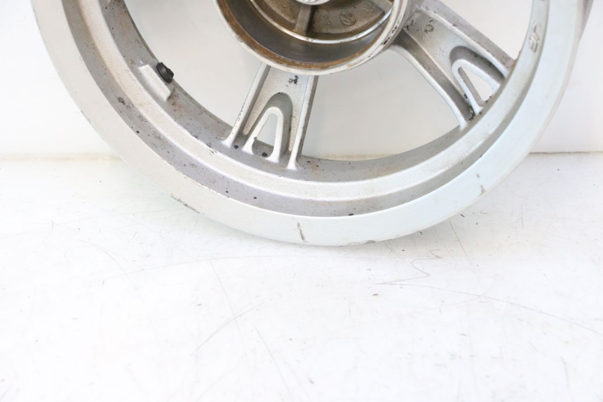 photo de REAR WHEEL RIM PEUGEOT KISBEE 2T 50 (2010 - 2017) - Zoom on usage condition