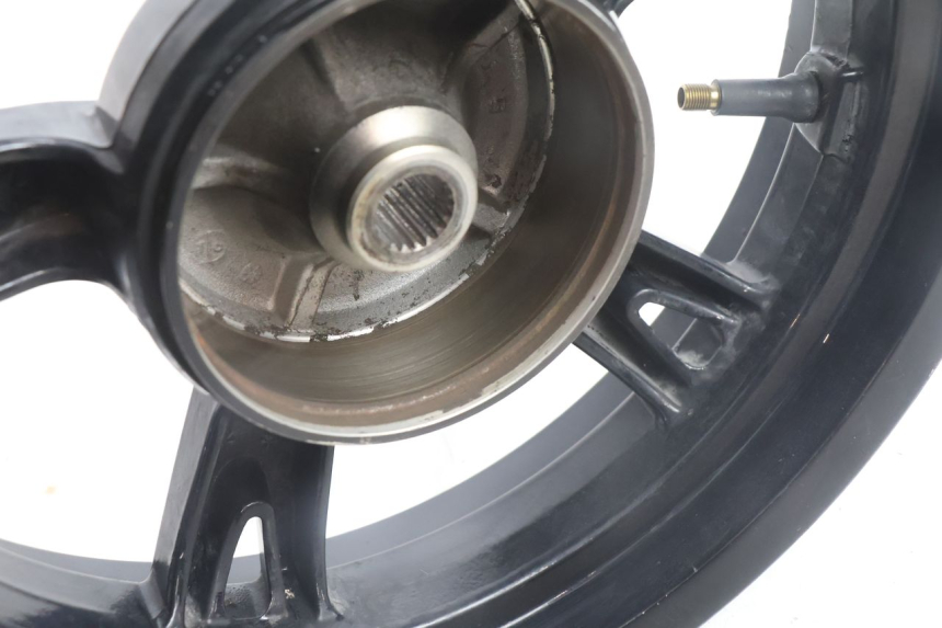 photo de REAR WHEEL RIM PEUGEOT KISBEE 2T 50 (2010 - 2017) - Distinctive features