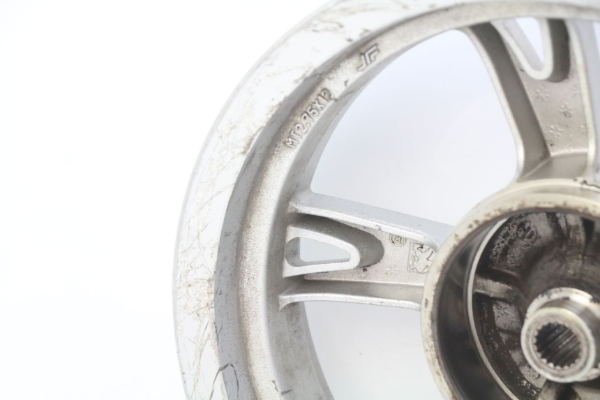 photo de REAR WHEEL RIM PEUGEOT KISBEE 4T 50 (2018 - 2022) - Zoom on usage condition