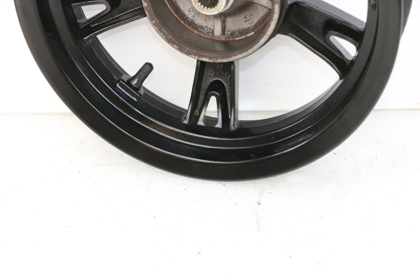 photo de REAR WHEEL RIM PEUGEOT KISBEE 4T 50 (2018 - 2022) - Zoom on usage condition