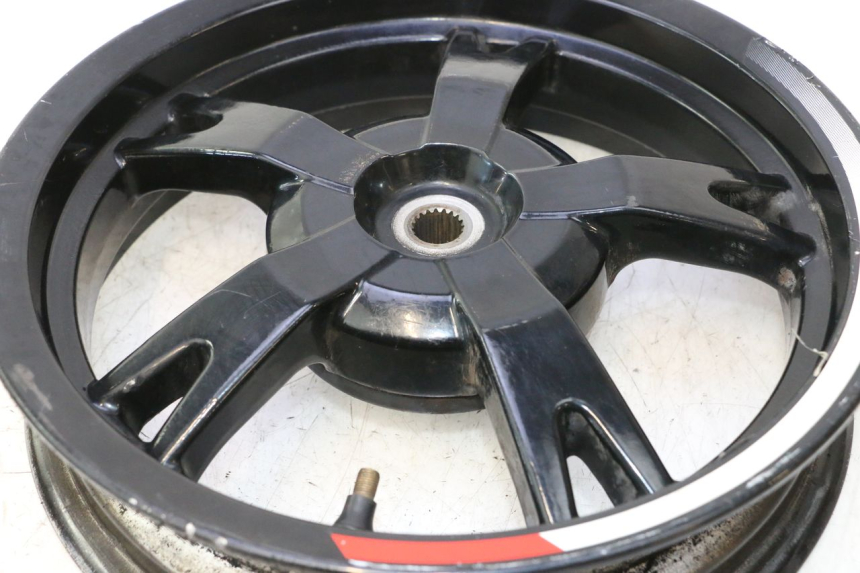 photo de REAR WHEEL RIM PEUGEOT KISBEE 4T 50 (2018 - 2022) - High-resolution close-up