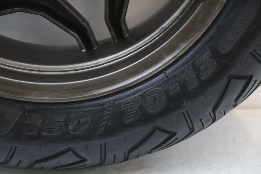 photo de REAR WHEEL RIM KYMCO X-TOWN XTOWN 125 (2016 - 2021) - High-resolution close-up