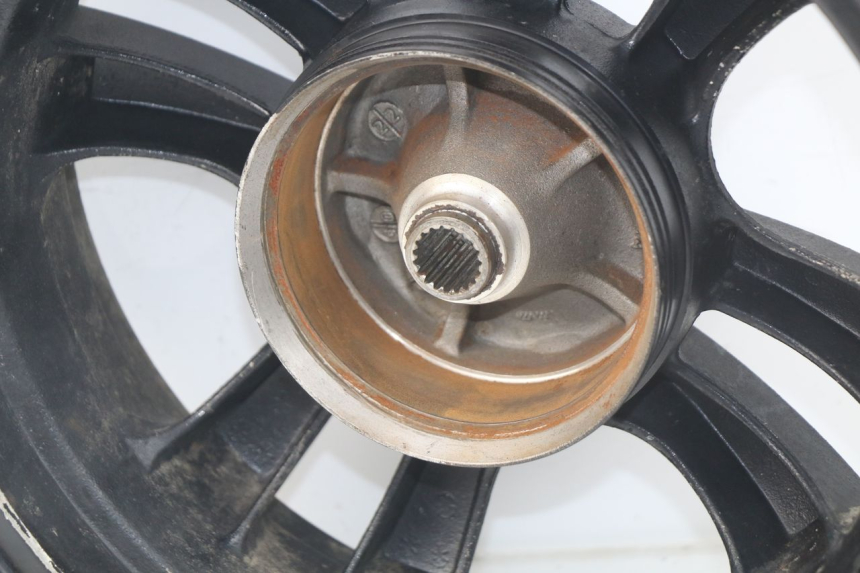 photo de REAR RIM KYMCO LIKE 2T 50 (2009 - 2018) - Fixing points details