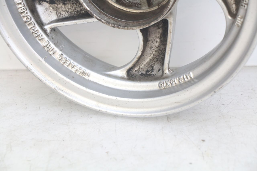 photo de REAR WHEEL RIM SYM MIO 50 (2011 - 2017) - Zoom on usage condition