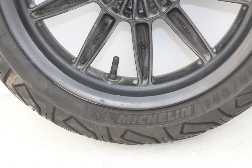 photo de REAR RIM PIAGGIO MP3 LT 300 (2010 - 2016) - Fixing points details