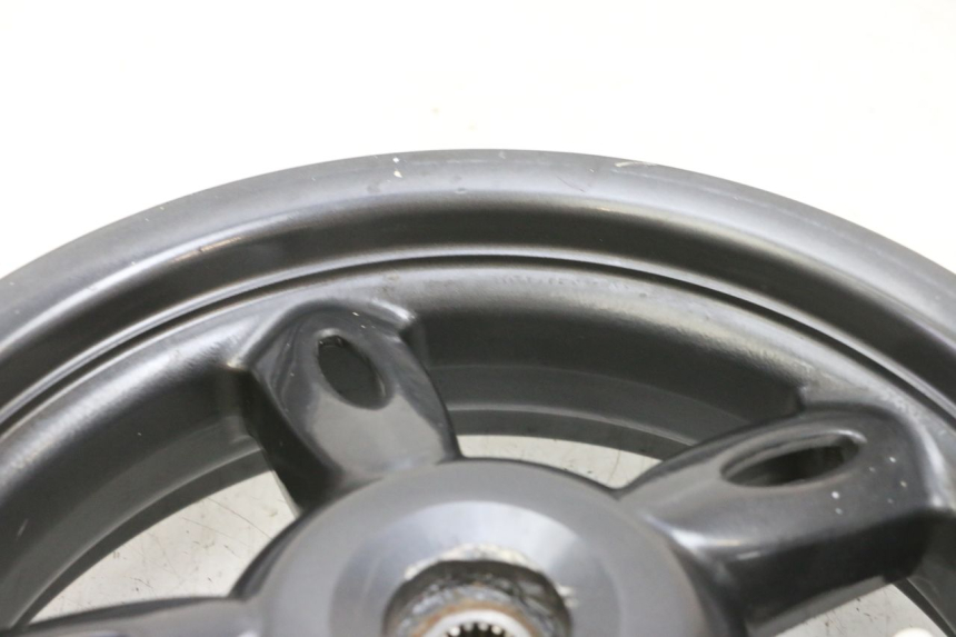 photo de REAR WHEEL RIM YAMAHA NEOS NEO'S 4T 50 (2008 - 2016) - High-resolution close-up