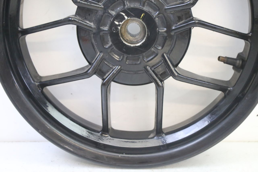 photo de REAR WHEEL RIM PIAGGIO NEW TYPHOON 50 (2018 - 2021) - Technical close-up