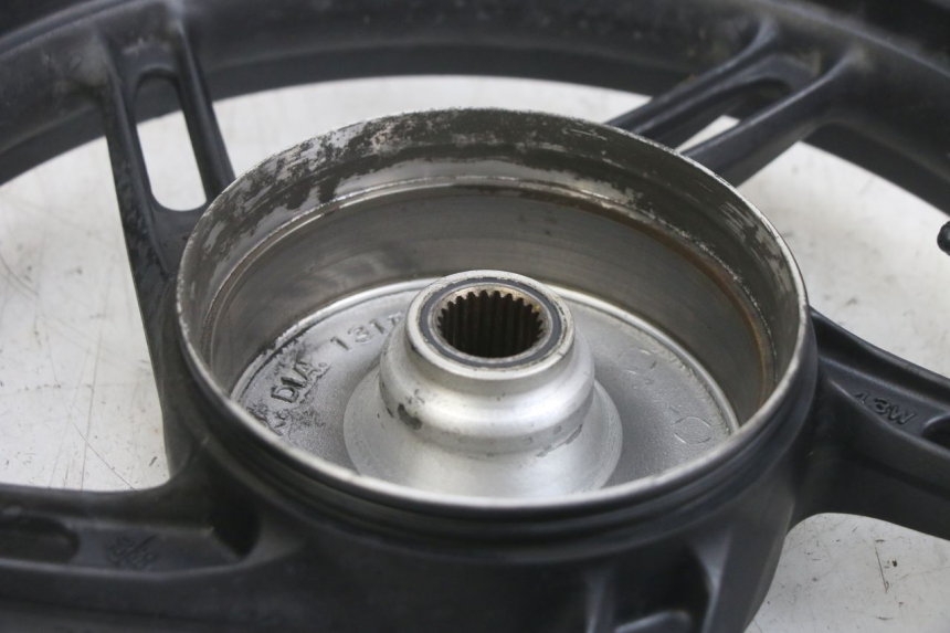 photo de REAR WHEEL RIM HONDA PCX (JF47) 125 (2012 - 2013) - Zoom on usage condition