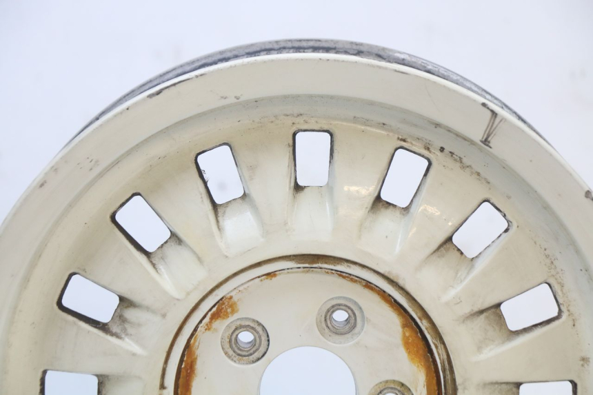 photo de REAR RIM PEUGEOT DJANGO 125 (2014 - 2017) - Zoom on usage condition