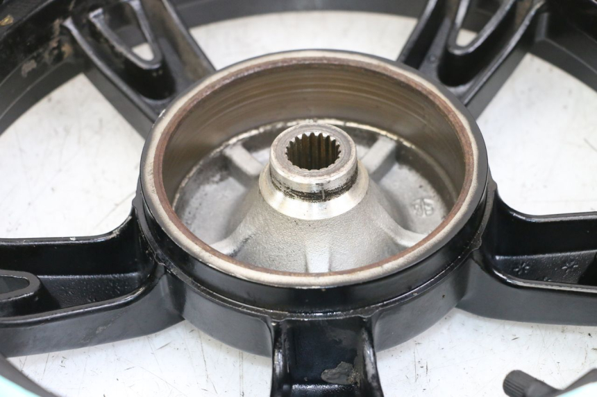 photo de REAR RIM PEUGEOT STREETZONE 4T 50 (2018 - 2023) - Checked used part