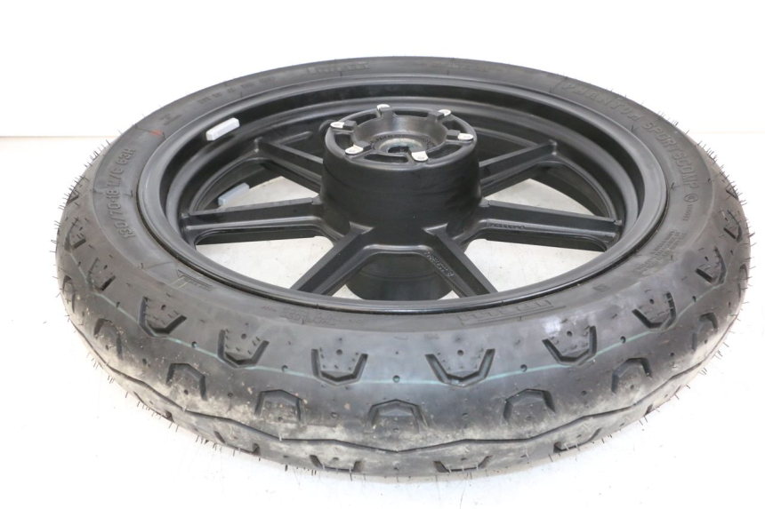 photo de REAR RIM ROYAL ENFIELD CONTINENTAL GT 650 (2019 - 2024) - Fixing points details