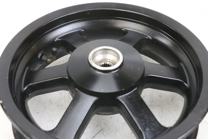photo de REAR WHEEL KEEWAY RY6 2T 50 (2011 - 2019) - Additional view of the item