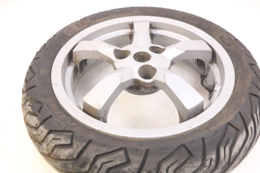 photo de REAR WHEEL RIM PEUGEOT SATELIS 125 (2010 - 2012) - Alternative perspective