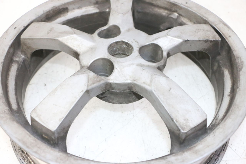 photo de REAR WHEEL PEUGEOT SATELIS 125 (2006 - 2009) - Distinctive features