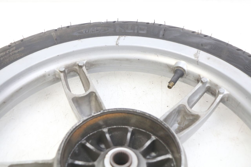 photo de REAR WHEEL RIM APRILIA SCARABEO 100 (2003 - 2012) - Technical close-up