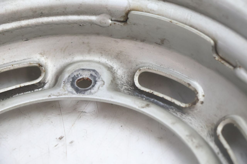 photo de REAR WHEEL RIM HONDA SCV LEAD 100 (2003 - 2007) - Additional view of the item
