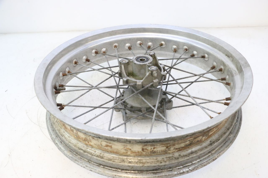 photo de REAR RIM DERBI SENDA 50 (2003 - 2005) - Fixing points details
