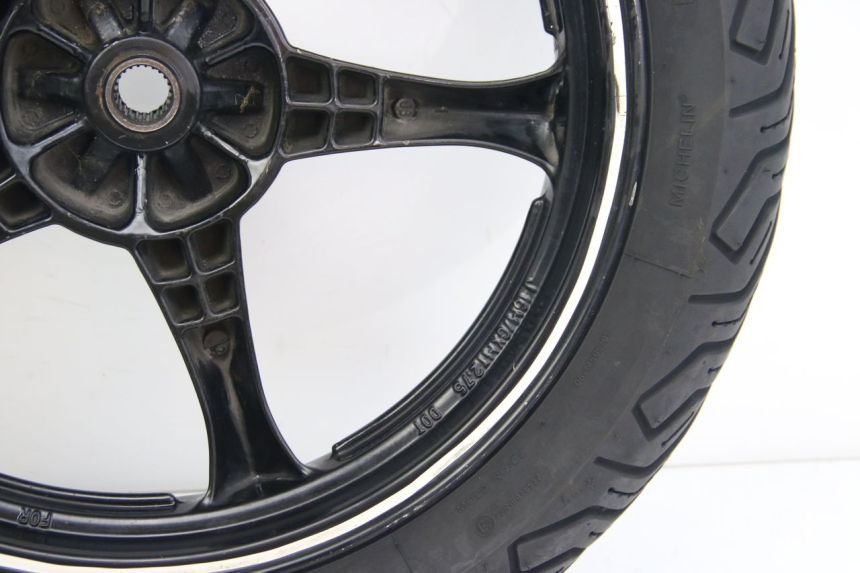 photo de REAR WHEEL RIM SUZUKI SIXTEEN 125 (2008 - 2010) - Additional view of the item