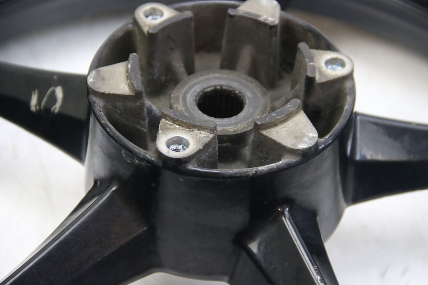 photo de REAR WHEEL RIM SUZUKI SIXTEEN 125 (2008 - 2010) - High-resolution close-up