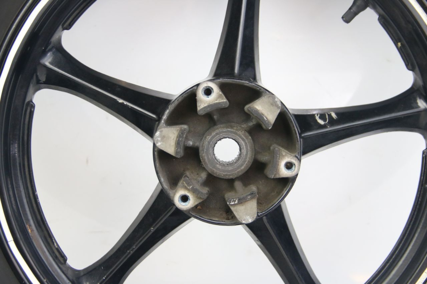 photo de REAR WHEEL RIM SUZUKI SIXTEEN 125 (2008 - 2010) - Alternative perspective