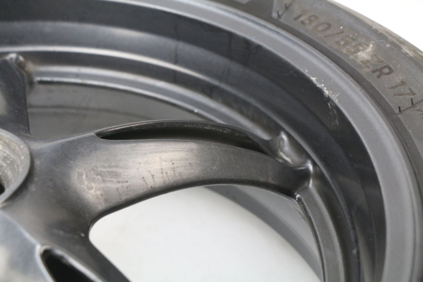 photo de REAR RIM TRIUMPH SPEED TRIPLE 1050 (2005 - 2007) - Additional view of the item