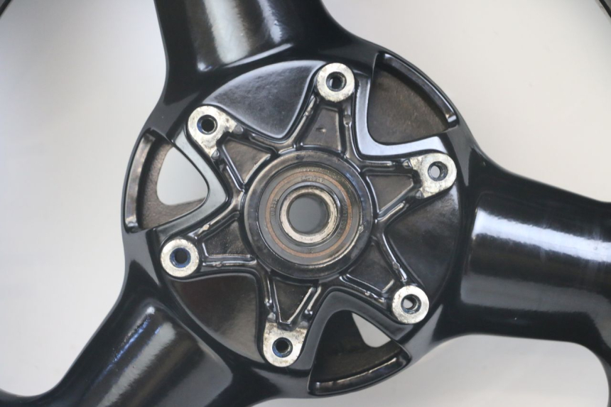 photo de REAR WHEEL RIM TRIUMPH SPEED TRIPLE T301 900 (1994 - 1996) - Additional view of the item