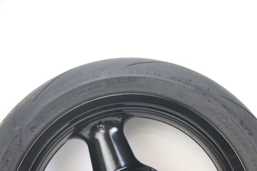 photo de REAR WHEEL RIM TRIUMPH SPEED TRIPLE T301 900 (1994 - 1996) - Markings and original references