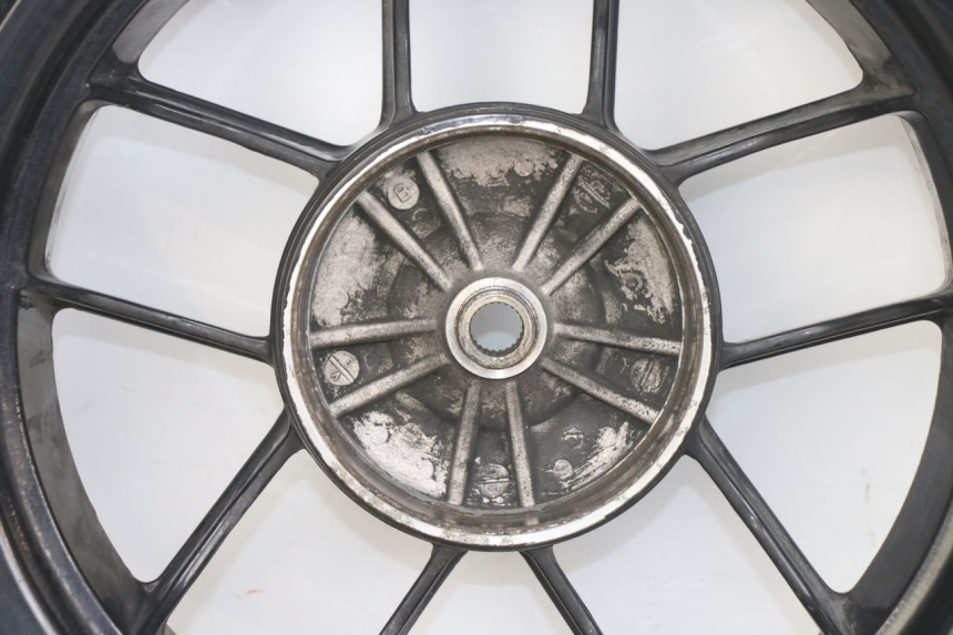 photo de REAR WHEEL RIM APRILIA SR 2T 50 (2012 - 2017) - Additional view of the item