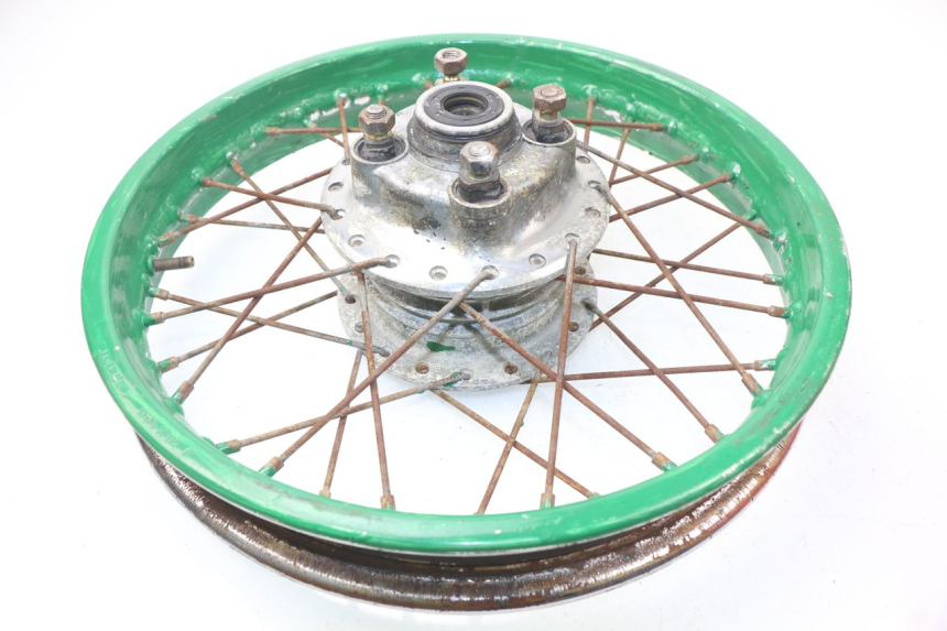 photo de REAR WHEEL RIM YAMAHA SR 125 (1982 - 2003) - Technical close-up