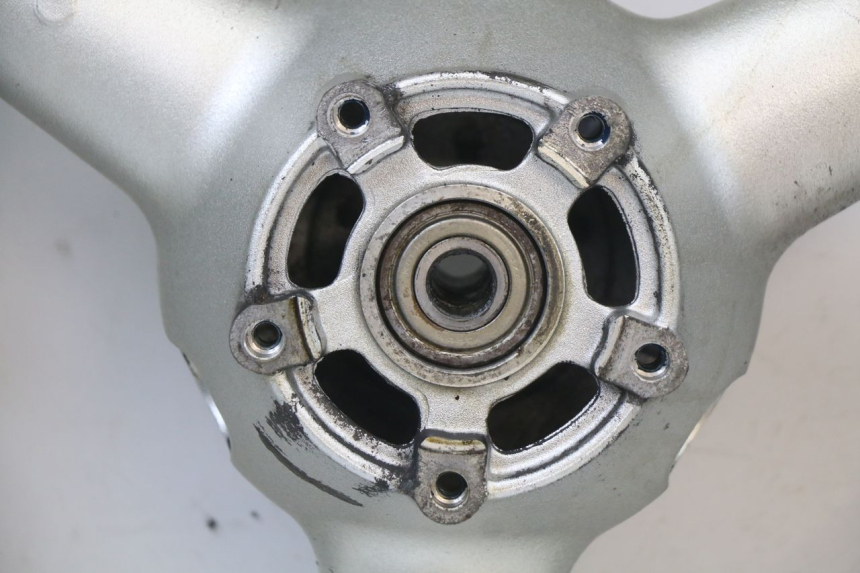 photo de REAR WHEEL RIM SUZUKI SV S 650 (1999 - 2002) - Technical close-up