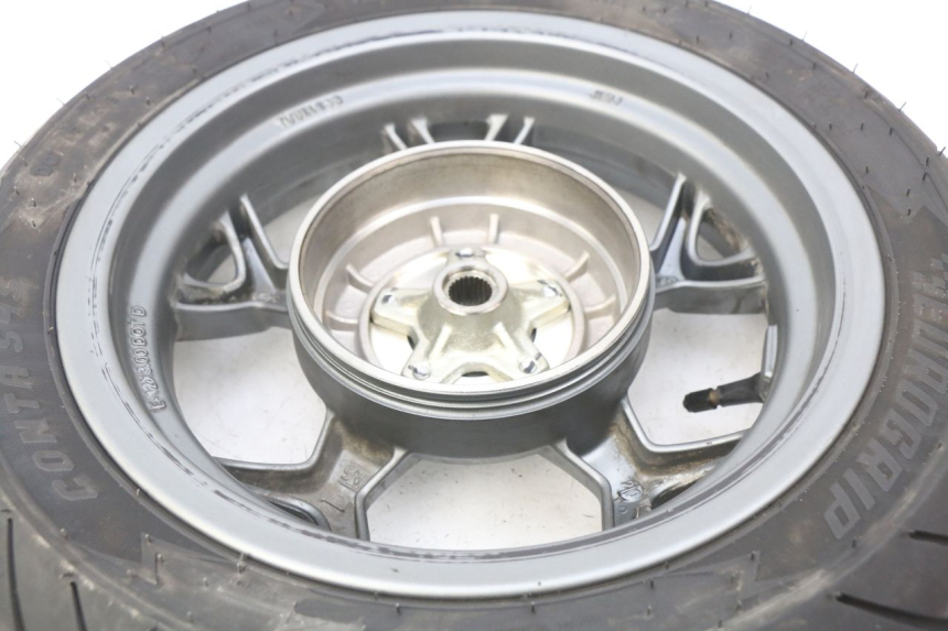 photo de REAR WHEEL RIM APRILIA SXR 50 (2021 - 2023) - Zoom on usage condition