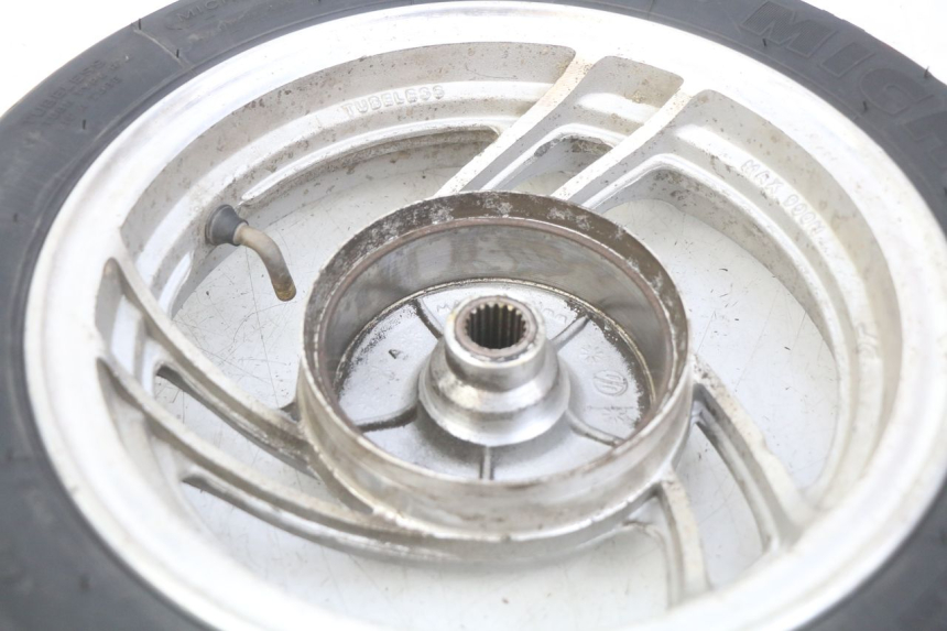 photo de REAR WHEEL RIM PEUGEOT V-CLIC VCLIC 50 (2007 - 2013) - Distinctive features