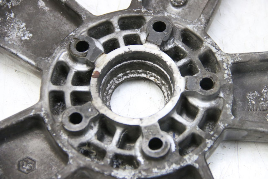 photo de REAR WHEEL PIAGGIO VESPA GRANTURISMO 125 (2003 - 2007) - Alternative perspective