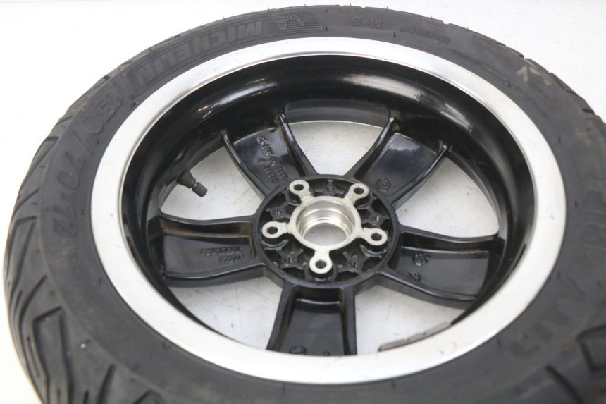 photo de REAR WHEEL RIM PIAGGIO VESPA GTS IGET ABS 125 (2017 - 2023) - Component detail