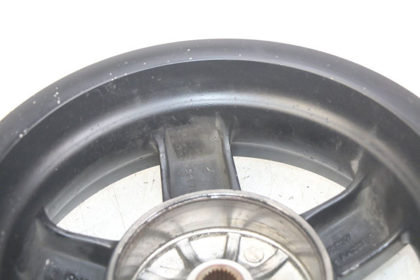 photo de REAR WHEEL RIM PIAGGIO VESPA S 2T 50 (2007 - 2014) - Fixing points details