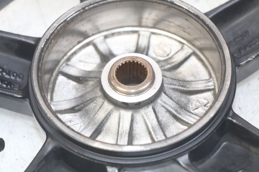 photo de REAR WHEEL RIM PIAGGIO VESPA S 2T 50 (2007 - 2014) - Surface and material condition