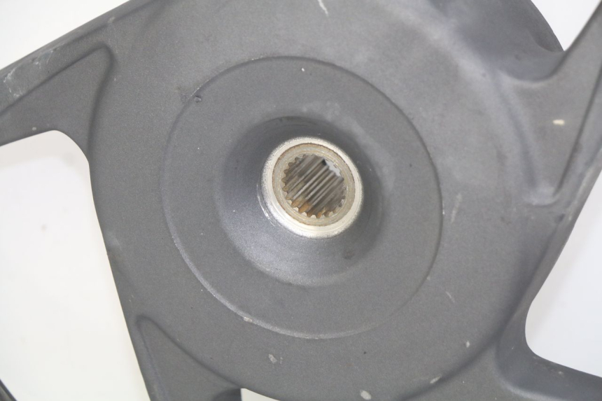 photo de REAR WHEEL RIM HONDA VISION NSC R 50 (2013 - 2015) - Markings and original references