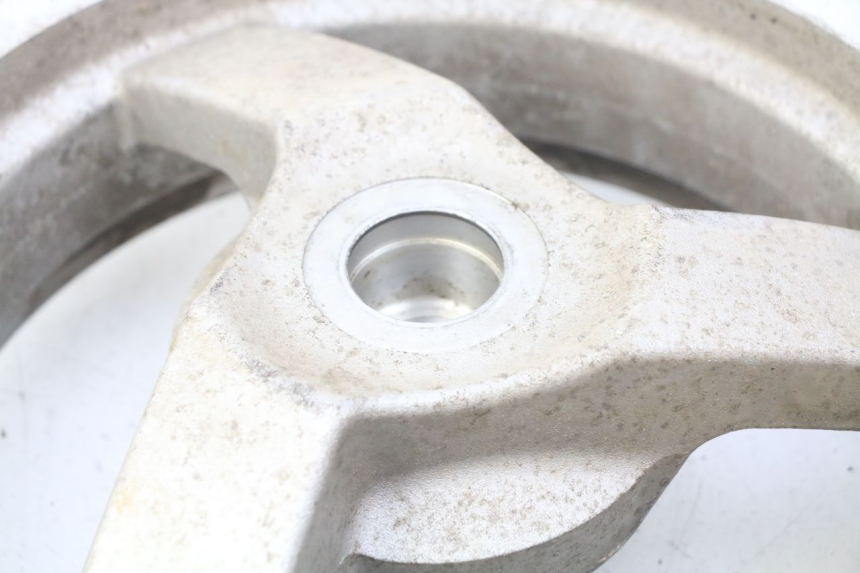 photo de REAR WHEEL RIM PEUGEOT VIVACITY NEW 2T 50 (2008 - 2017) - High-resolution close-up