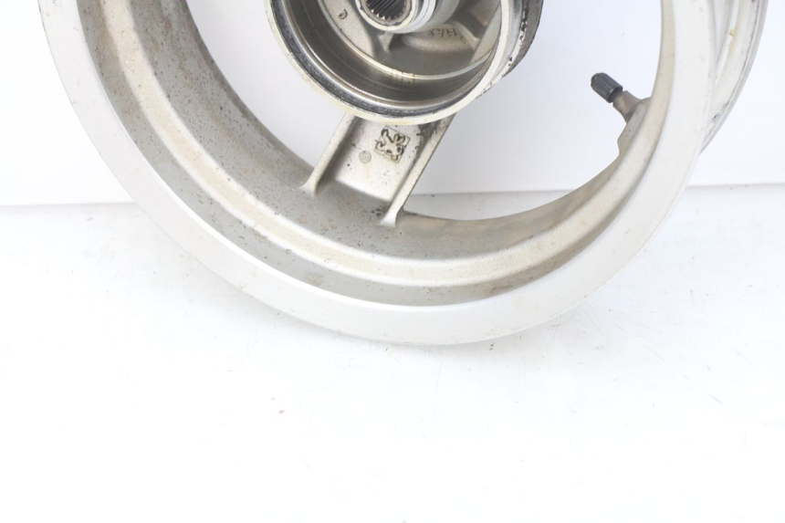 photo de REAR WHEEL RIM PEUGEOT VIVACITY NEW 4T 50 (2008 - 2017) - Alternative perspective
