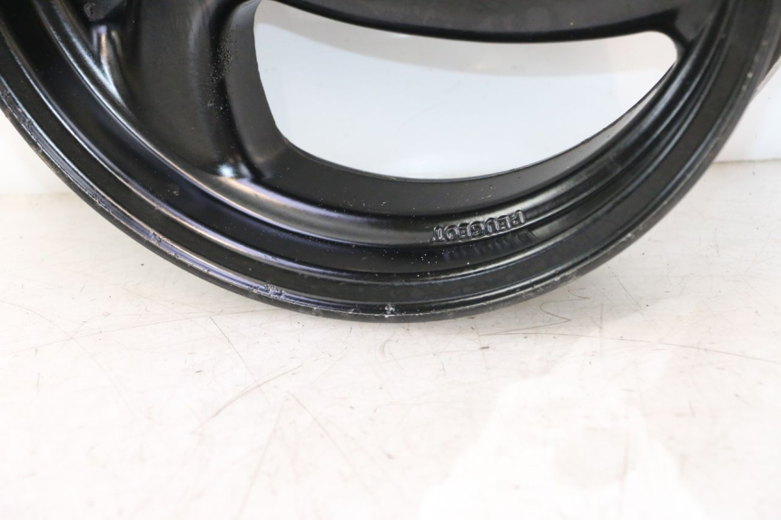 photo de REAR WHEEL RIM PEUGEOT VIVACITY 50 (1998 - 2003) - High-resolution close-up