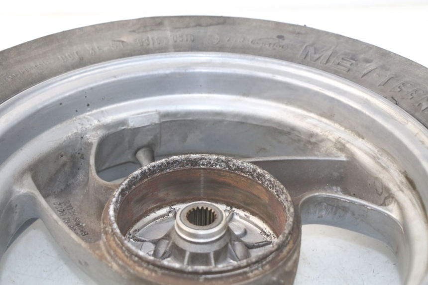 photo de REAR RIM PEUGEOT VIVACITY 100 (1999 - 2008) - Zoom on usage condition