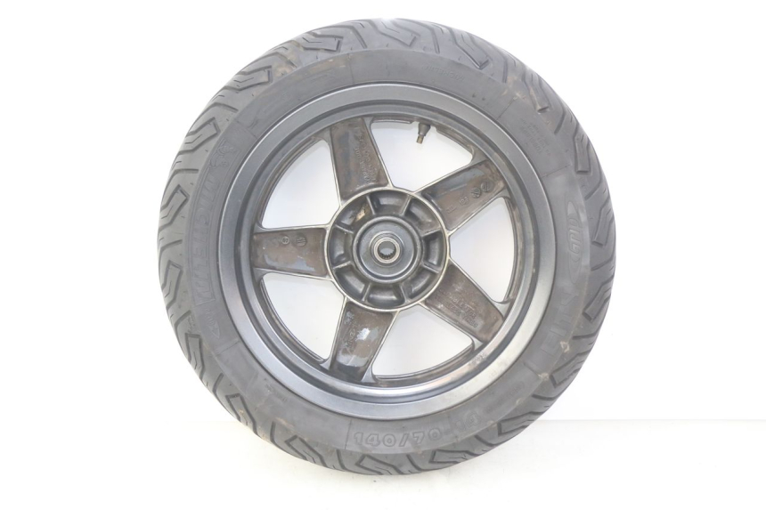 photo de REAR WHEEL RIM YAMAHA XMAX X-MAX 125 (2006 - 2009) - Additional view of the item