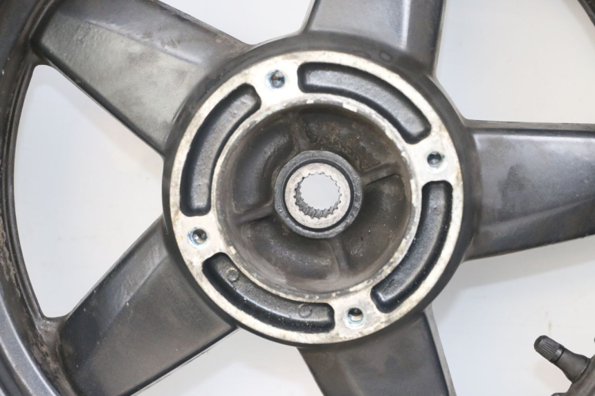 photo de REAR WHEEL RIM YAMAHA XMAX X-MAX 125 (2006 - 2009) - Additional view of the item