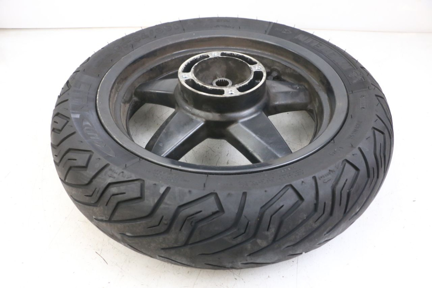 photo de REAR WHEEL RIM YAMAHA XMAX X-MAX 125 (2006 - 2009) - Alternative perspective