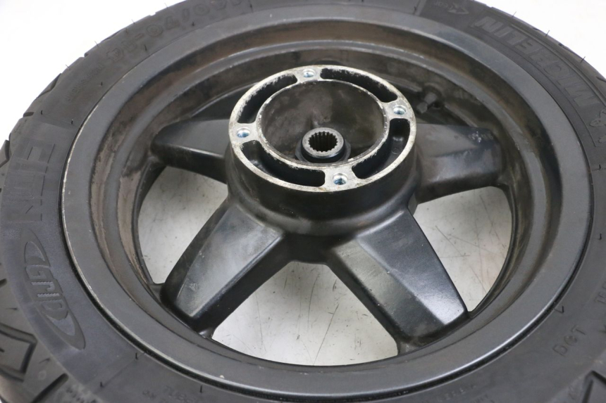 photo de REAR WHEEL RIM YAMAHA XMAX X-MAX 125 (2006 - 2009) - Technical close-up